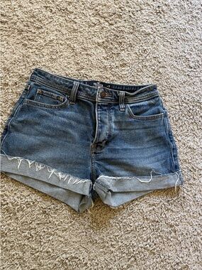Hollister High-Rise Denim Roll-Cuff Women's Mom Shorts